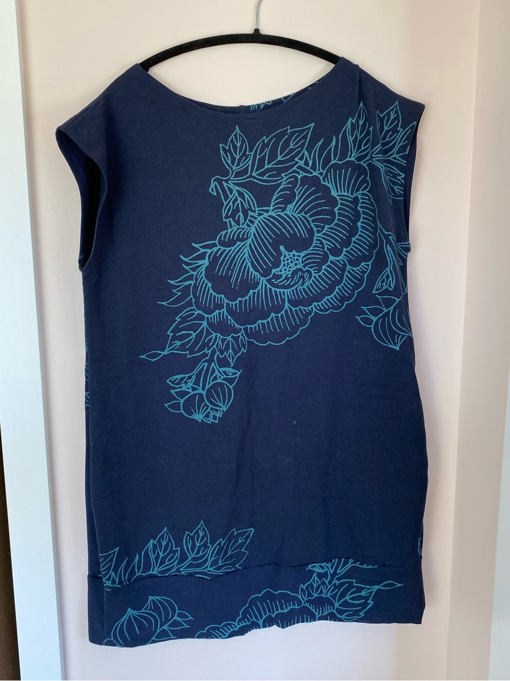 Smoking Lily tunic - XL